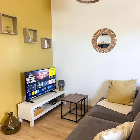 Cozy With Terrace Apartmán Cers